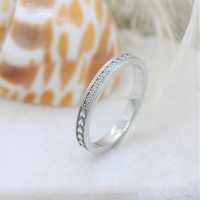 NC039S - Diamond Spear Wedding Ring