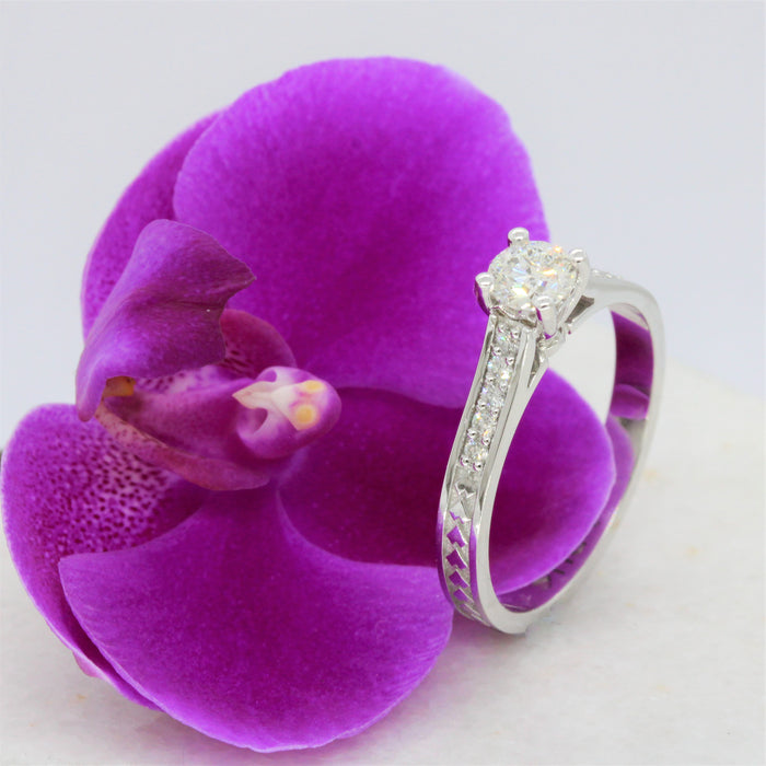 NC054R - Round diamond engagement ring